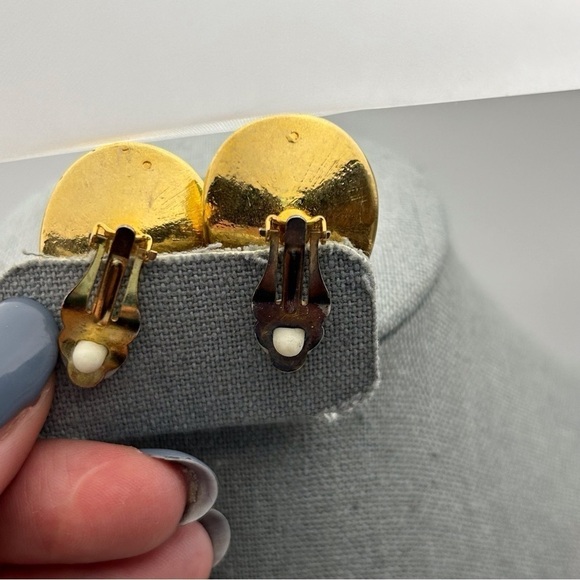 Vintage Seafoam Green Enamel Swirl Painted Teardrop Clip On Earrings Gold Tone - Picture 3 of 6